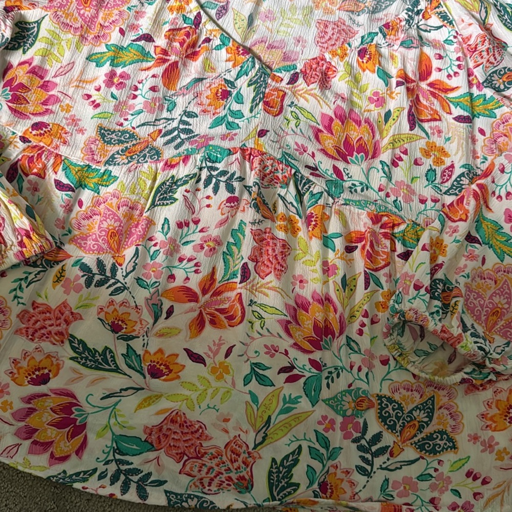 Old Navy Floral 3/4 Sleeve Crop Blouse - Picture 2 of 7